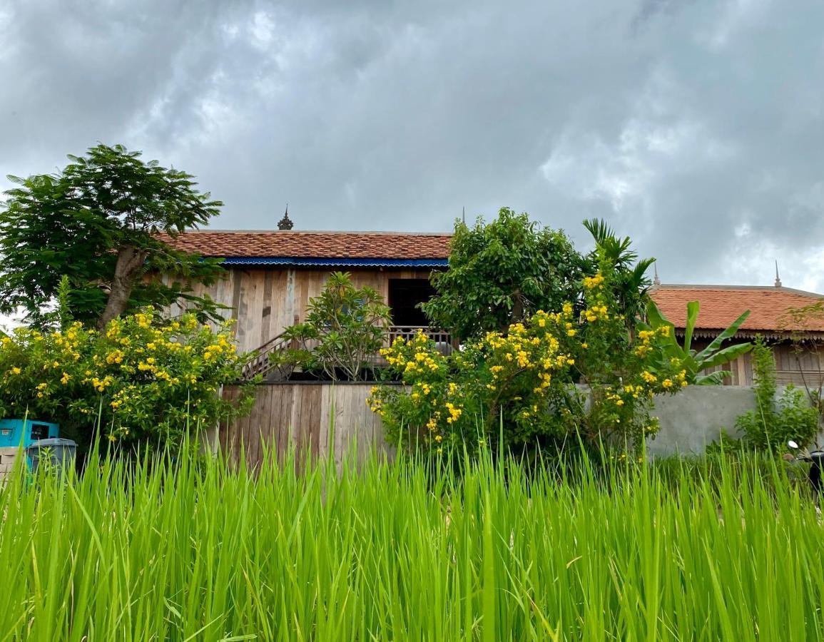 Dontrei Villa Angkor Siem Reap Exterior photo