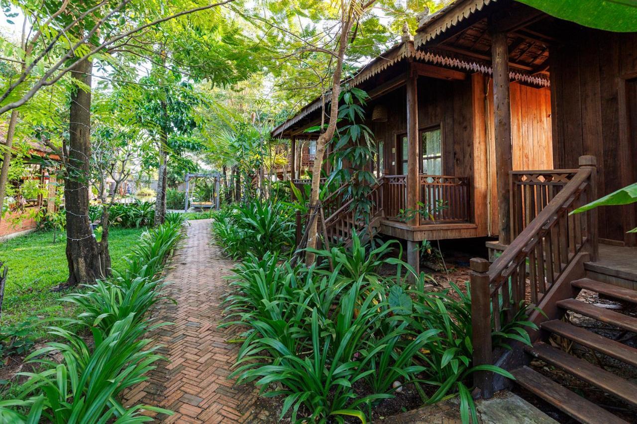 Dontrei Villa Angkor Siem Reap Exterior photo