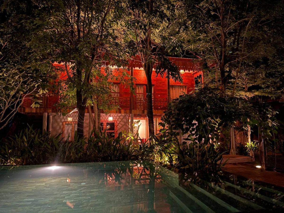 Dontrei Villa Angkor Siem Reap Exterior photo