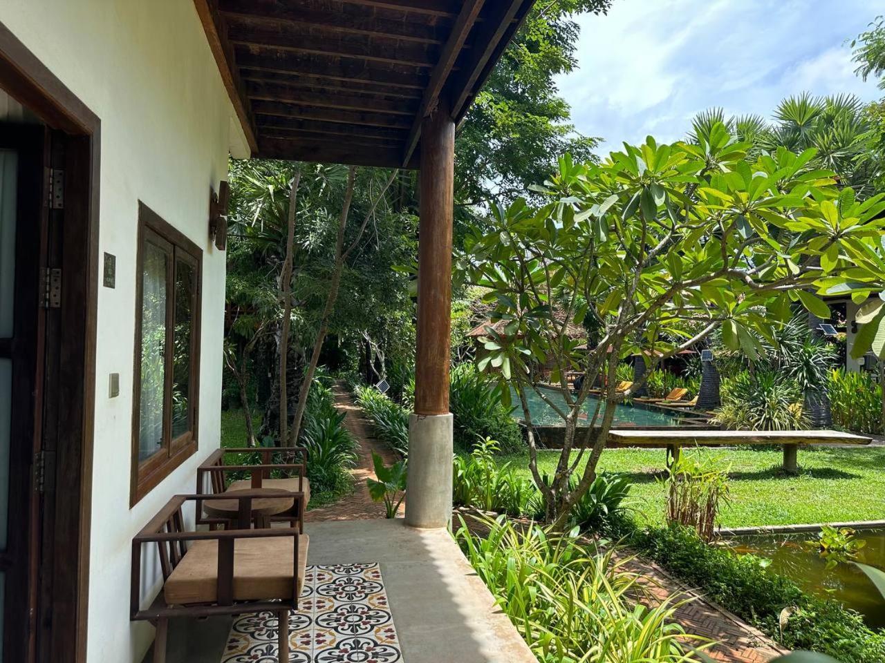 Dontrei Villa Angkor Siem Reap Exterior photo