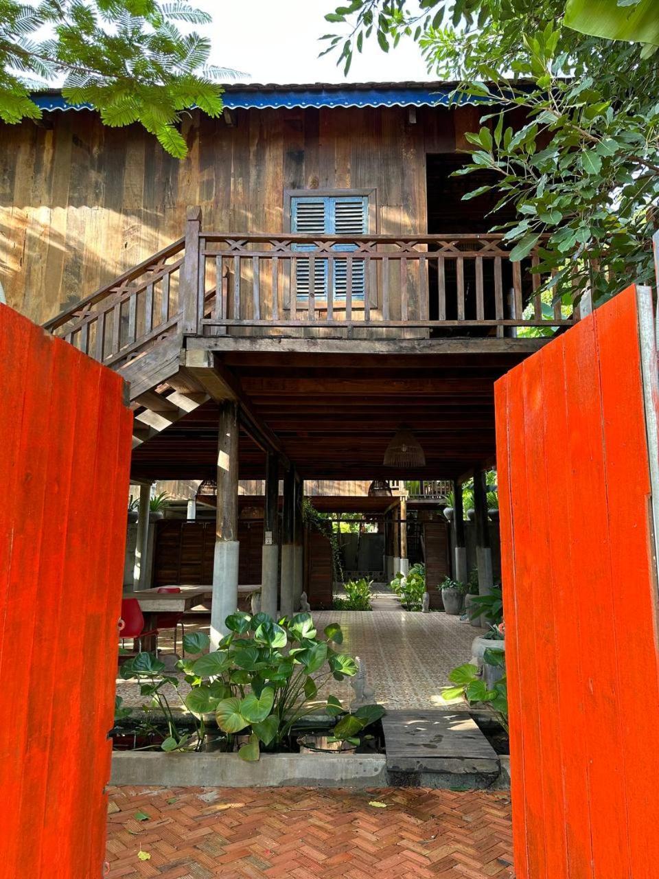Dontrei Villa Angkor Siem Reap Exterior photo