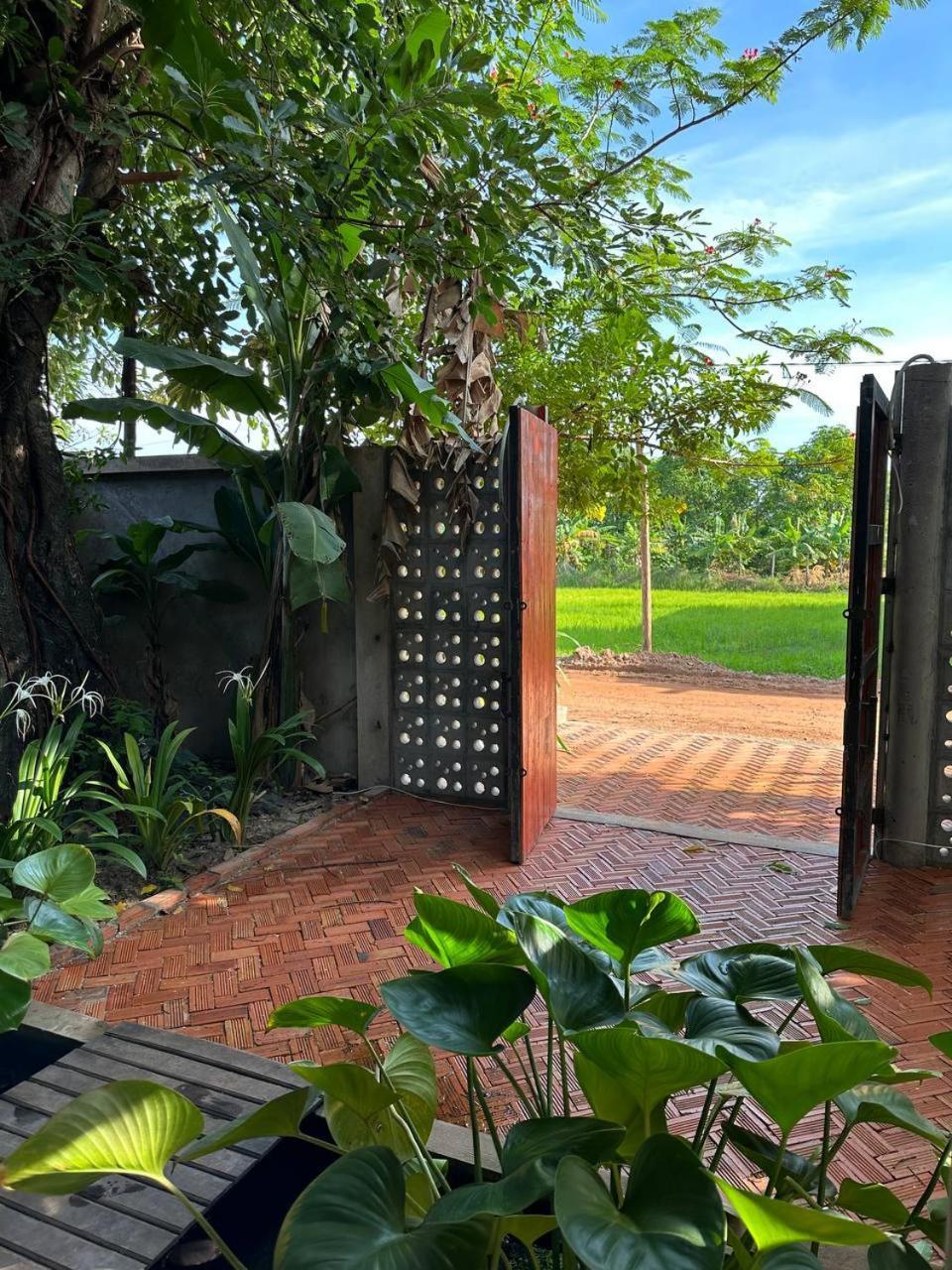 Dontrei Villa Angkor Siem Reap Exterior photo