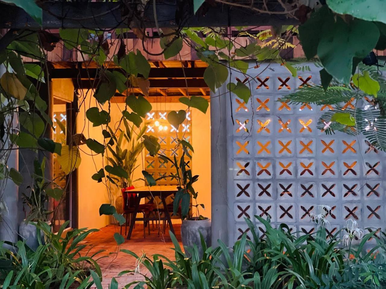 Dontrei Villa Angkor Siem Reap Exterior photo
