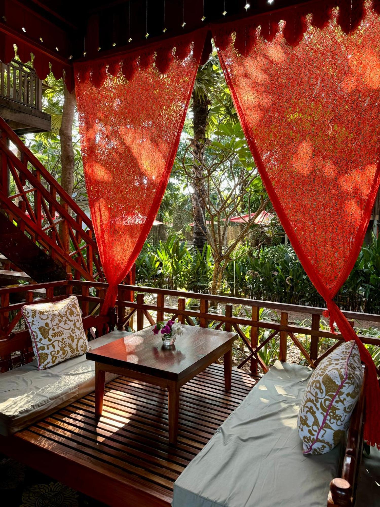 Dontrei Villa Angkor Siem Reap Exterior photo